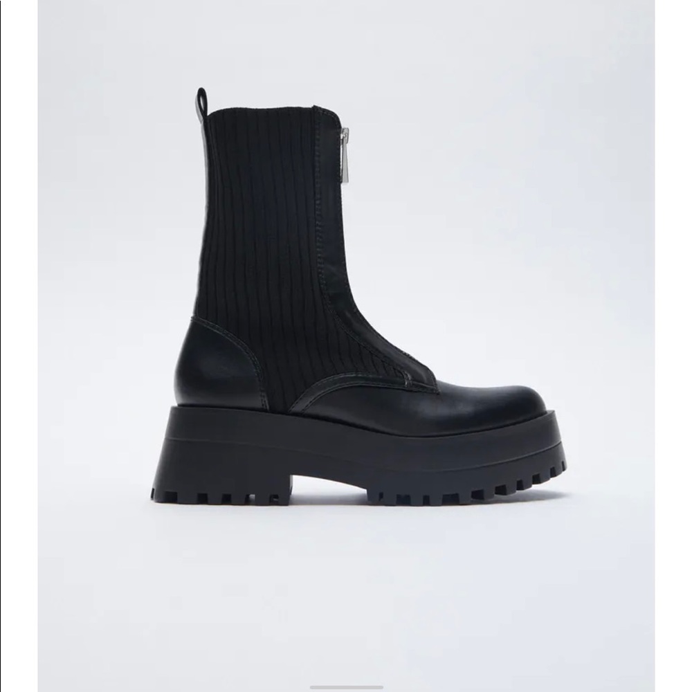 FLAT SOCK ANKLE BOOTS WITH ZIP